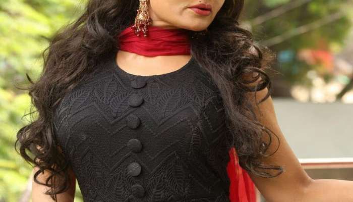 Star Heroine: అలా అడగడంలో తపేంటి.. అమ్మయినా అడగందే అన్నం పెట్టదు.. కాస్టింగ్ కౌచ్‌పై స్టార్ హీరోయిన్ సంచలన వ్యాఖ్యలు…