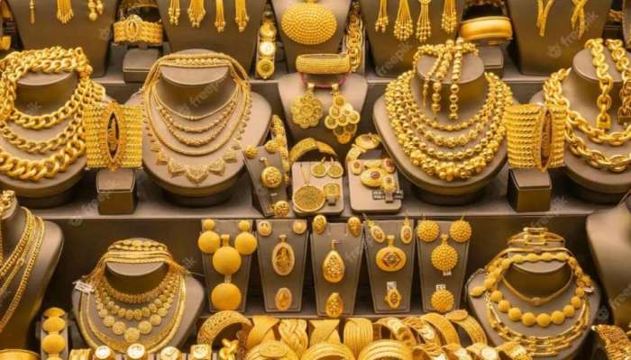  Gold Rate: పడిపోతున్న పసిడి మెరుపులు.ఎంత తగ్గిందో తెలిస్తే..కొనకుండా ఉండలేరు 