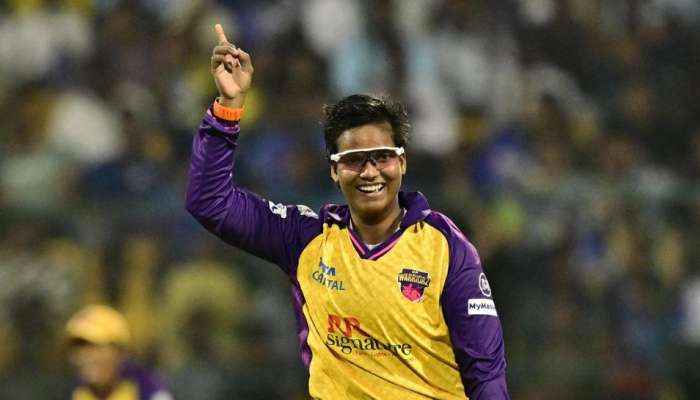 WPL 2026 Auction: భారత ఆల్‌రౌండర్‌ దీప్తి శర్మ రికార్డ్.. భారీ ధరకు కొన్న యూపీ వారియర్స్..!