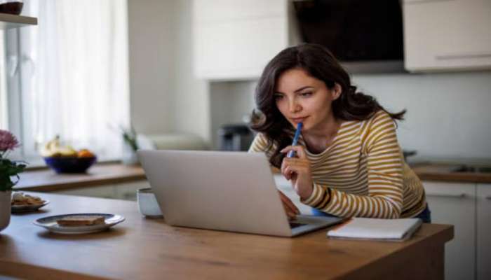 Women Google Search: అమ్మాయిలు ఒంటరిగా ఉన్నప్పుడు గూగుల్‌లో ఎక్కువగా దేని గురించి వెతుకుతున్నారో తెలుసా..?