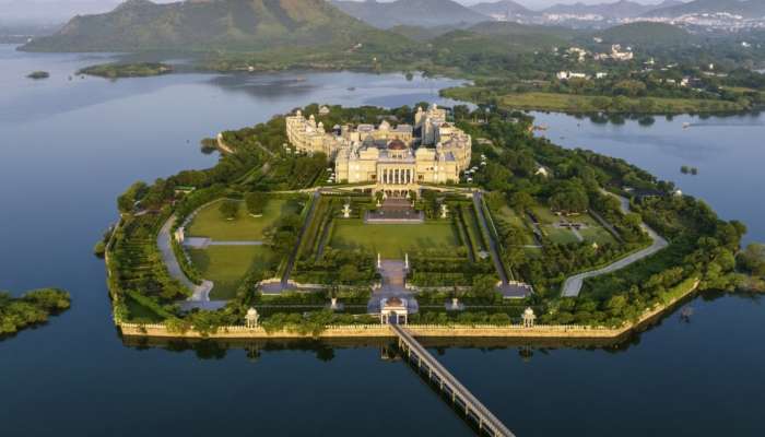 Best Holi Destination: టాప్ 10 హోలీ డెస్టినేషన్ సెర్చింగ్ ప్రాంతాలు, బెస్ట్ మాత్రం ఆ ప్రాంతమే