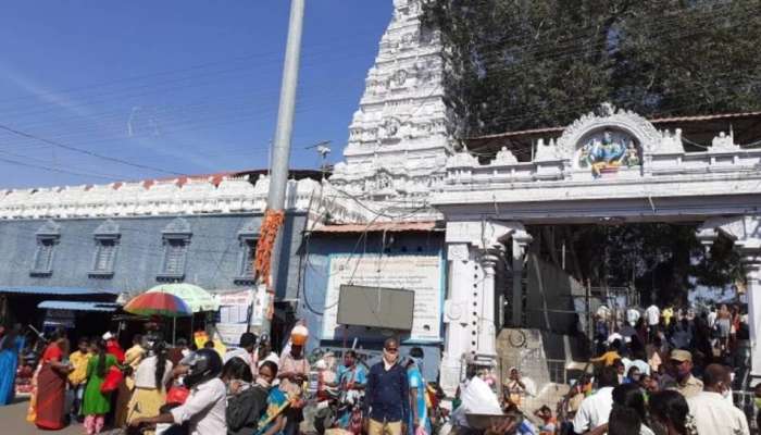 Vemulawada: వేములవాడ శ్రీ రాజరాజేశ్వర స్వామి భక్తులకు అలర్ట్.. రేపటి నుంచి దర్శనాలు బంద్.. ఎందుకంటే..?