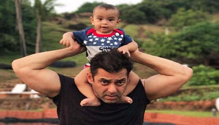 బాలీవుడ్ స్టార్ సల్మాన్ ఖాన్ అరుదైన ఫోటోలు బాలీవుడ్ స్టార్ సల్మాన్ ఖాన్ అరుదైన ఫోటోలు