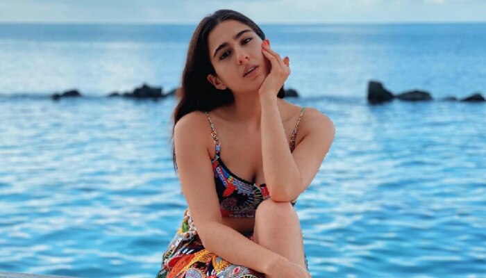 Sara Ali Khan in Maldives: మల్టీ కలర్ డ్రెస్‌లో హాట్ ..హాట్‌గా సారా అలీ ఖాన్