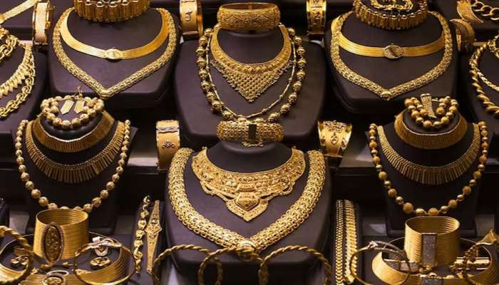 Gold Rate Today:  తగ్గిన ఫెడ్ రిజర్వ్ వడ్డీరేట్లు.. బంగారం ధరలు మరింత పతనమయ్యే ఛాన్స్.. అక్టోబర్ 30వ తేదీ గురువారం రూ. 10వేలు తగ్గింపు..!! 