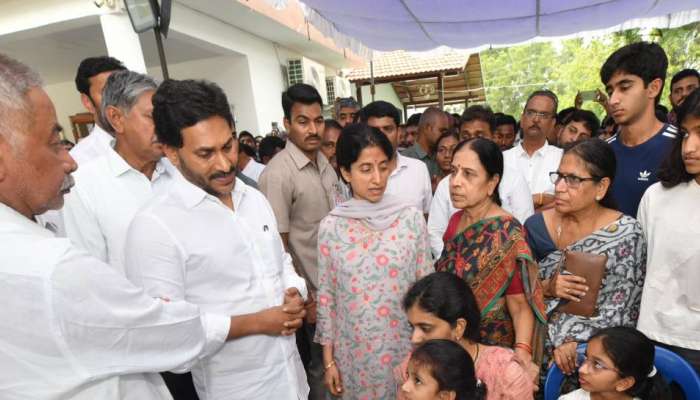 YS Abhishek Reddy: తమ్ముడిని చూసి మాజీ సీఎం జగన్ భావోద్వేగం.. విషాద వదనంతో నివాళి