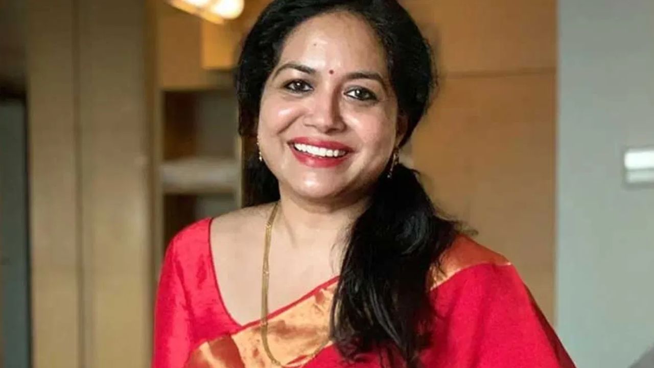 ముక్కు మొహం తెలియని వాళ్లతో ముద్దులు.. సింగర్ సునీత బిగ్ స్టేట్మెంట్