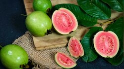 Guava: బీ అలర్ట్.. ఈ సమస్య ఉన్నవారు జామ పండు అస్సలు తినకూడదు.. ఎందుకంటే..? 