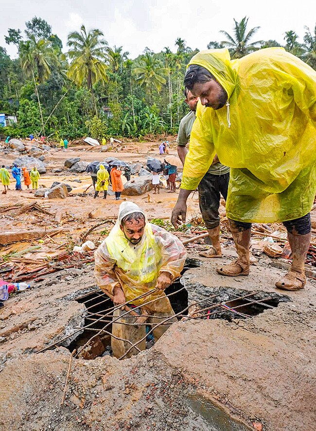 Wayanad Destruction: వయనాడ్ విలయం తుడుచుకుపోయిన చూరల్ మల, ముందక్కై గ్రామాలు, 270 కు చేరిన మరణాలు